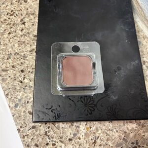 Elegant Revival Eyeshadow by Seint